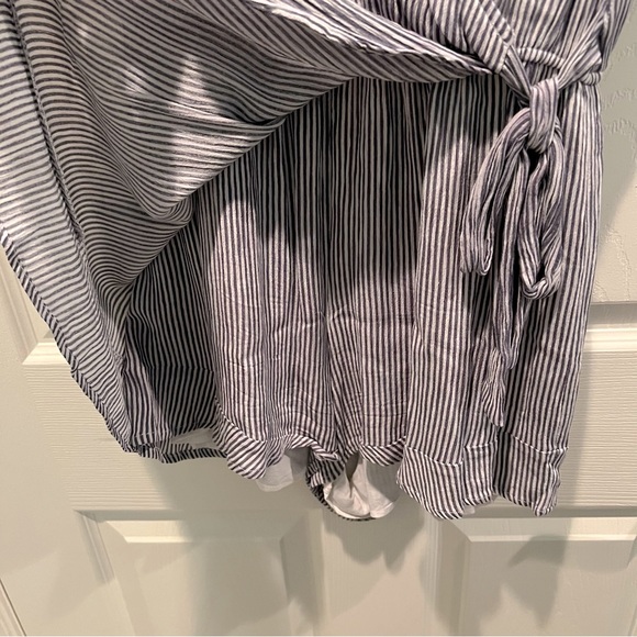Abercrombie Blue Strip Wrap-Front Romper Size M - Picture 5 of 7
